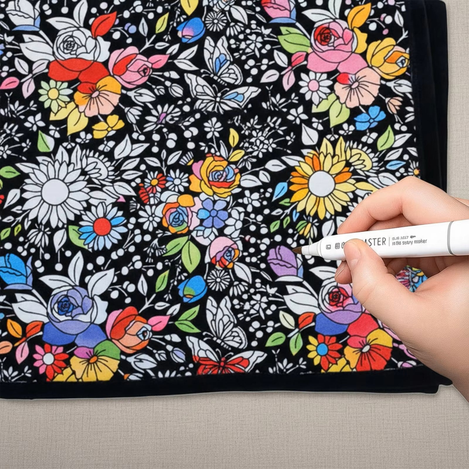 Entertainment Blanket & Markers Set for Family – Paint, Play & Gift for Pets